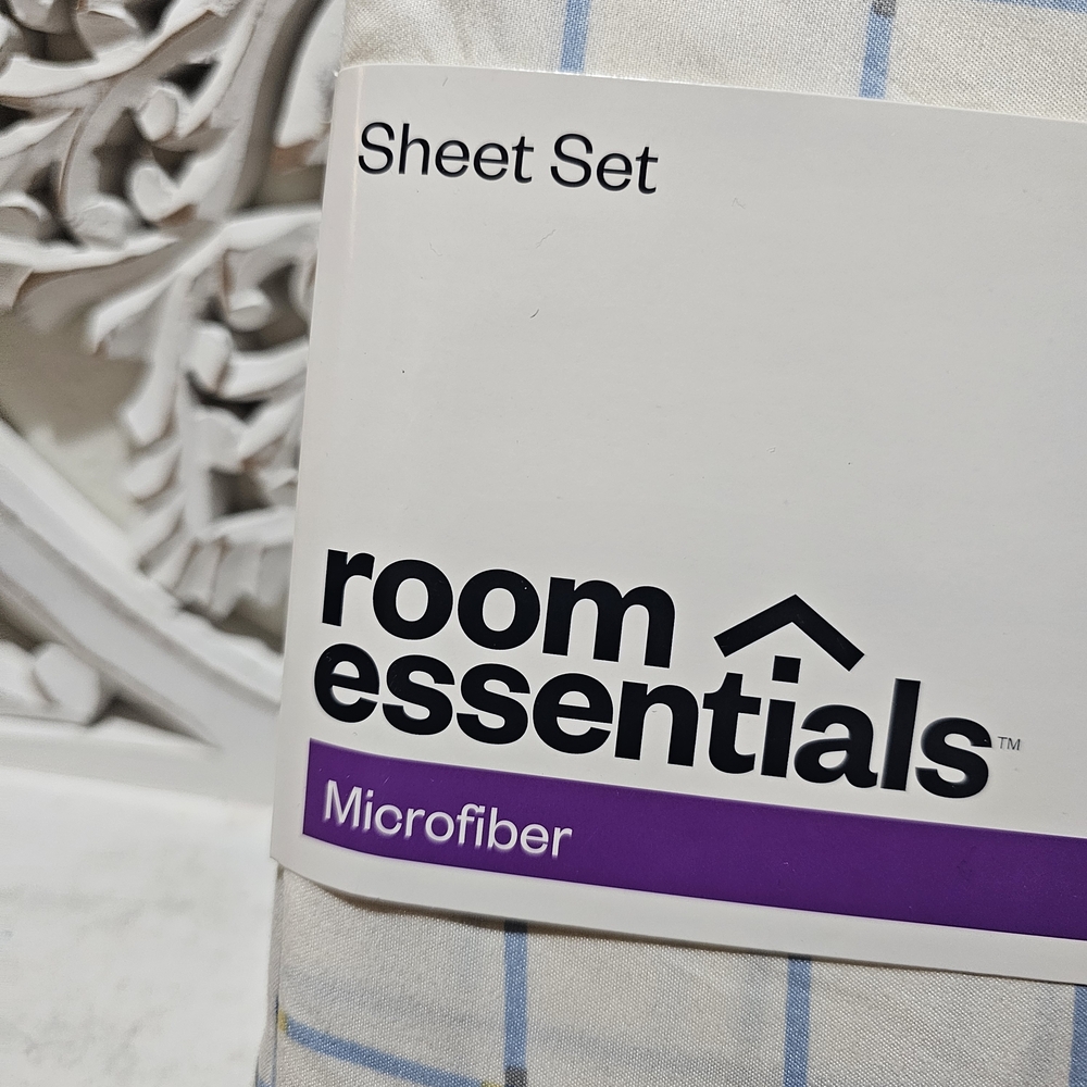 NEW Room Essentials Blue and White Plaid Microfiber Sheet Set TWIN/TWIN XL - Picture 3 of 4